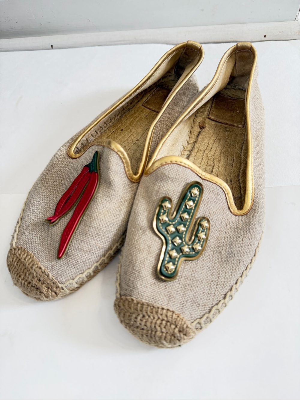 TORY BURCH Women's size 8.5 Espadrilles Gold Flats CACTUS CHILLE PEPPER Loafers